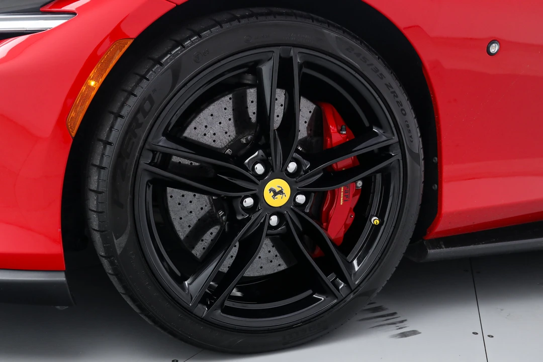 2023 Ferrari Roma - Image 14 of 31