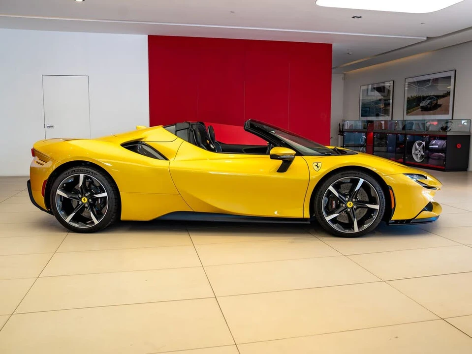 2023 Ferrari SF90 Spider - Image 7 of 31