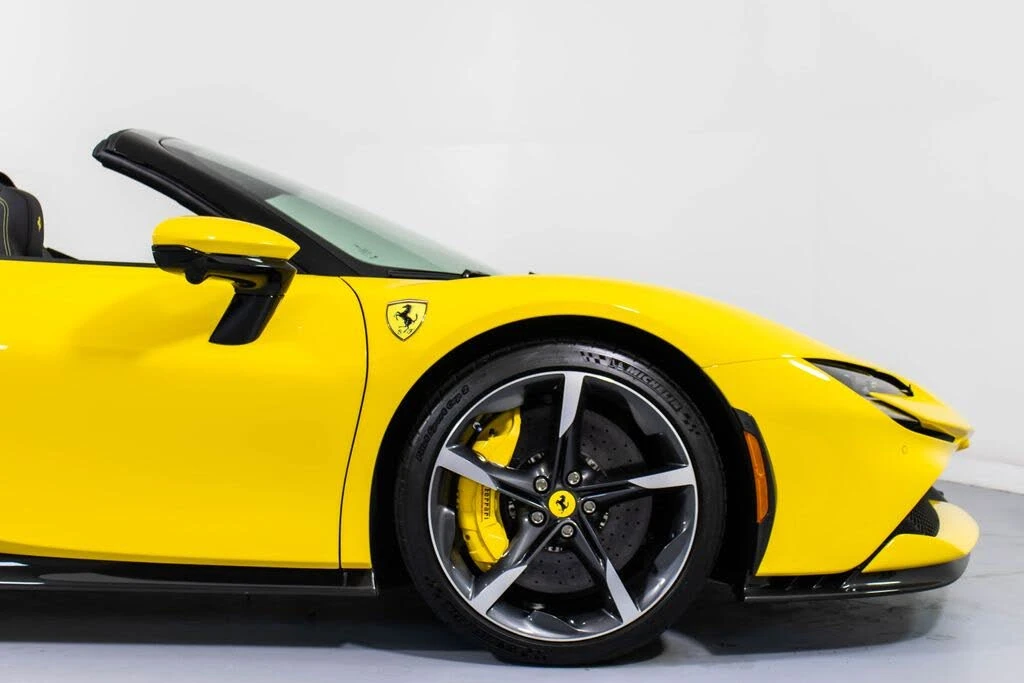 2023 Ferrari SF90 Spider - Image 18 of 31