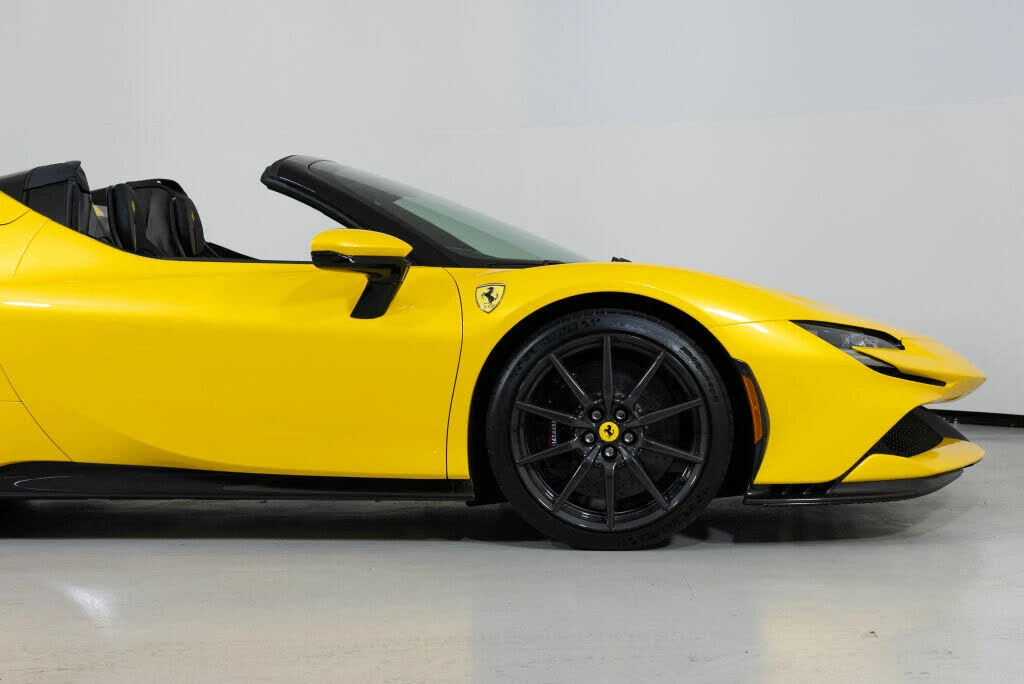 2023 Ferrari SF90 Spider - Image 13 of 31