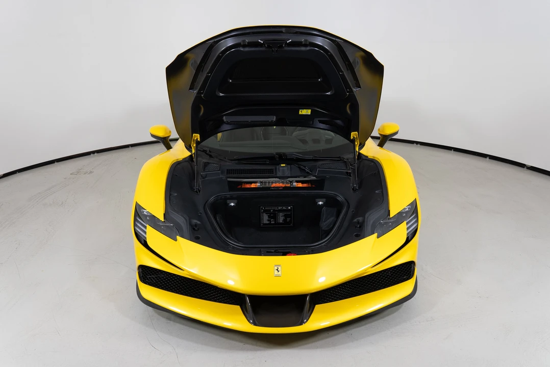 2023 Ferrari SF90 Spider - Image 28 of 31