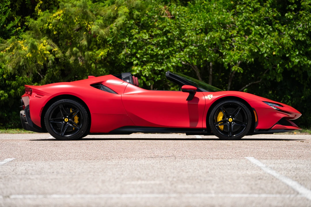2023 Ferrari SF90 Spider - Image 23 of 31