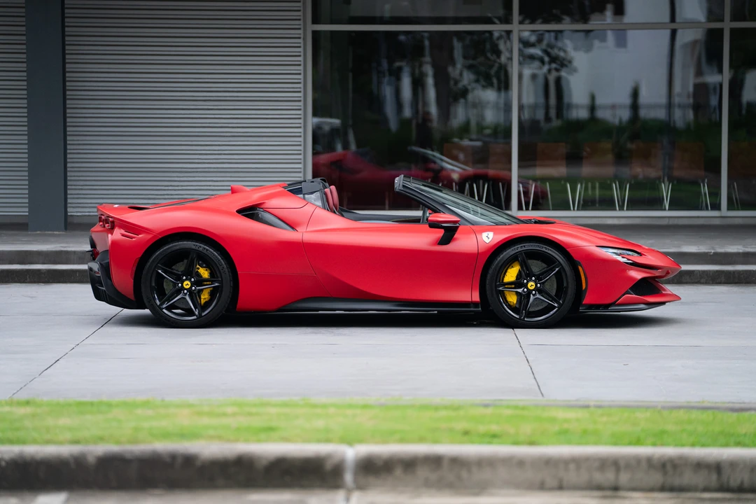 2023 Ferrari SF90 Spider - Image 24 of 31