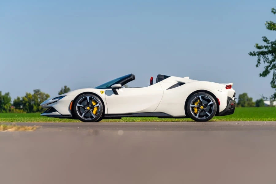 2023 Ferrari SF90 Spider - Image 18 of 31
