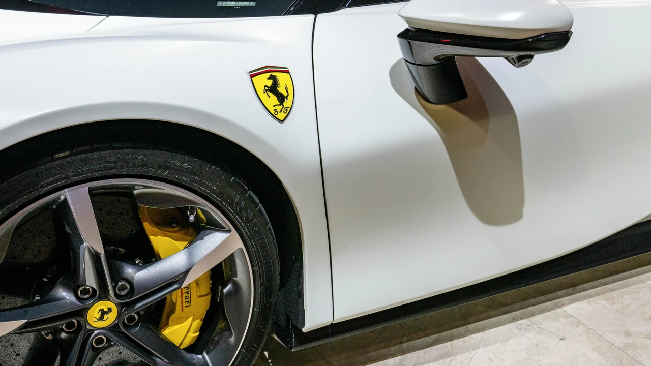 2023 Ferrari SF90 Spider - Image 24 of 31