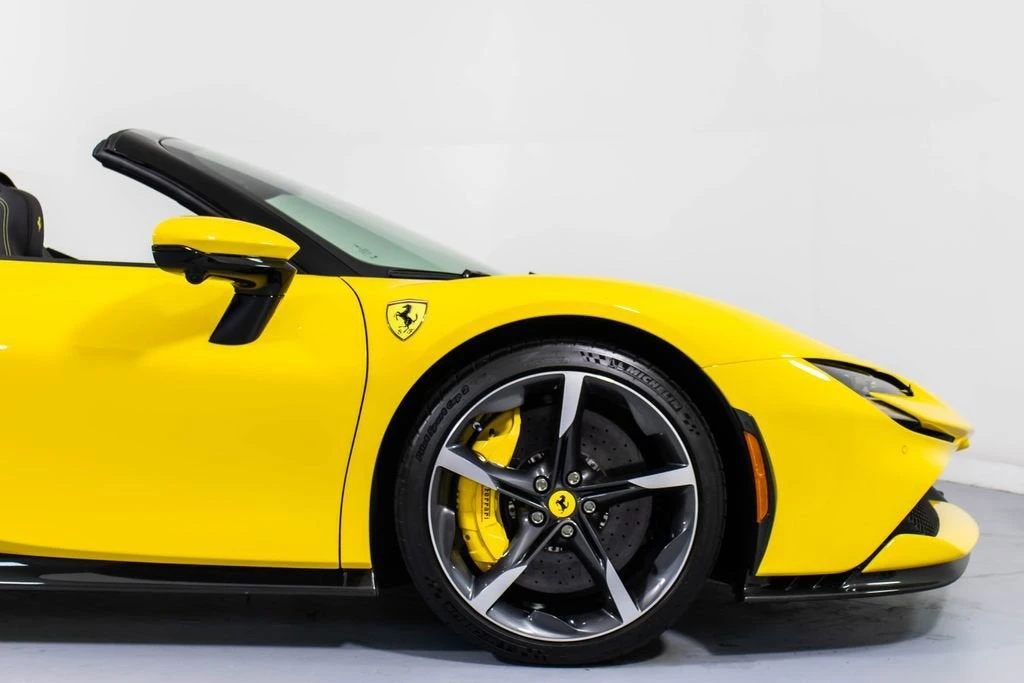 2023 Ferrari SF90 Spider - Image 18 of 31