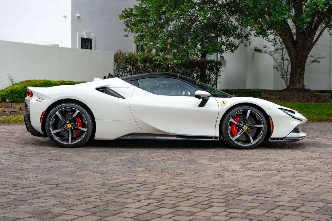 2023 Ferrari SF90 Spider - Image 9 of 31