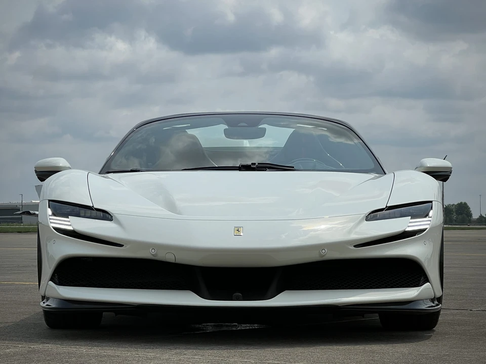 2023 Ferrari SF90 Spider - Image 6 of 31