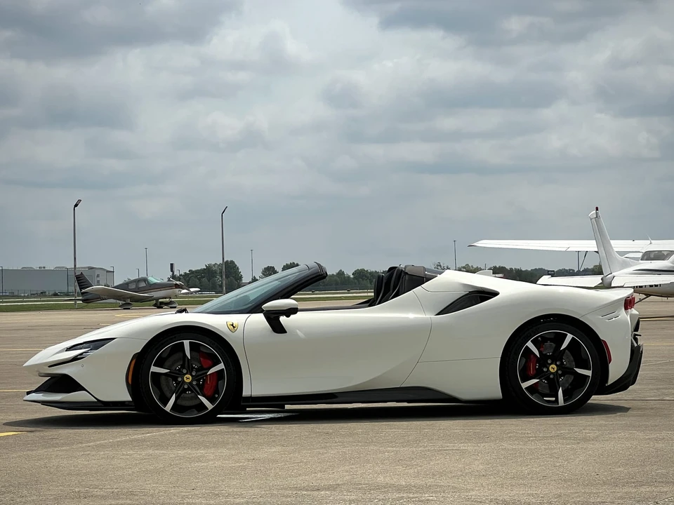 2023 Ferrari SF90 Spider - Image 14 of 31