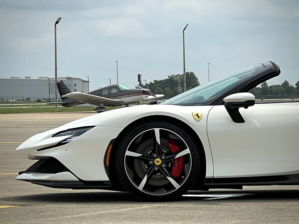 2023 Ferrari SF90 Spider - Image 30 of 31