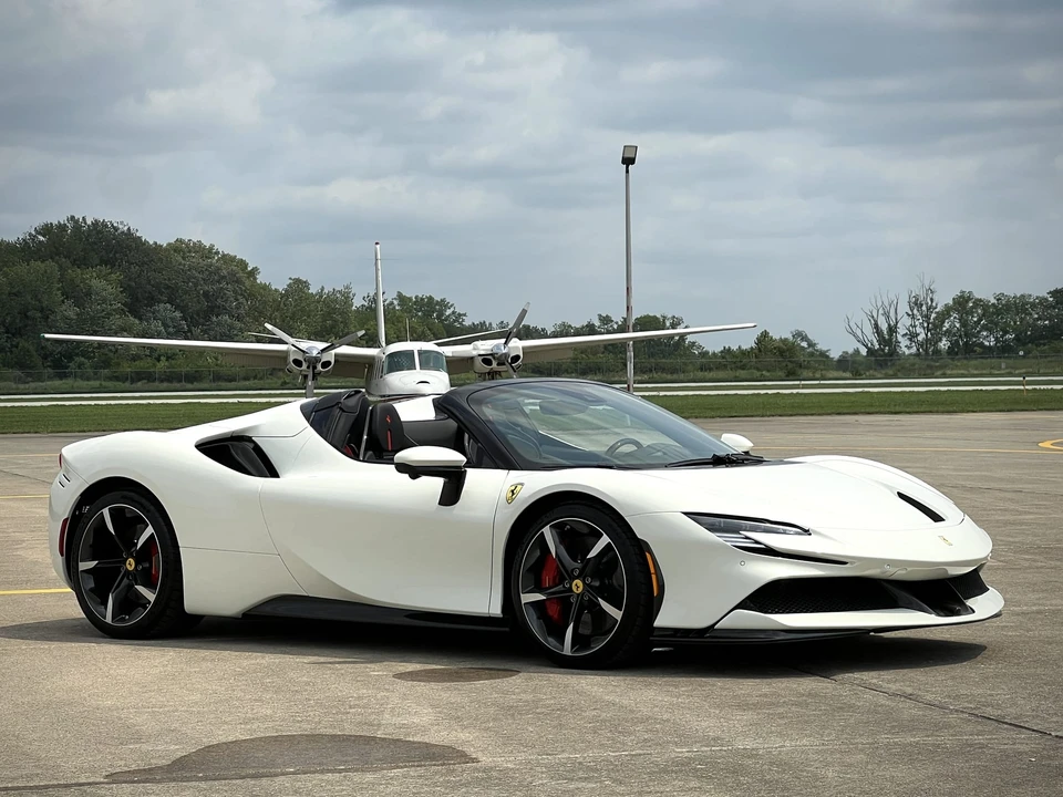 2023 Ferrari SF90 Spider - Image 9 of 31