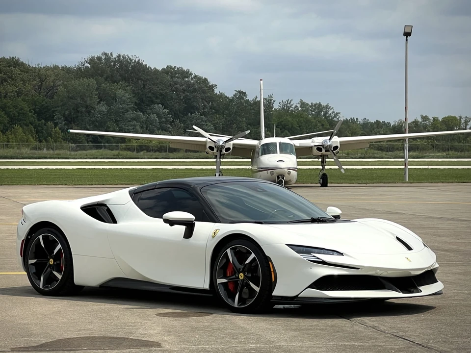 2023 Ferrari SF90 Spider - Image 18 of 31
