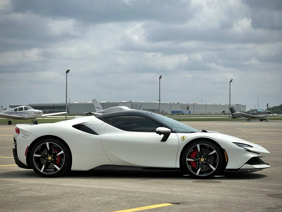 2023 Ferrari SF90 Spider - Image 19 of 31