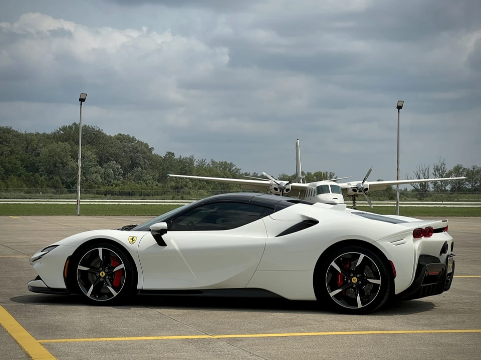 2023 Ferrari SF90 Spider - Image 25 of 31