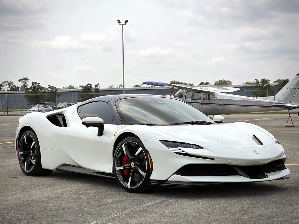 2023 Ferrari SF90 Spider - Image 17 of 31