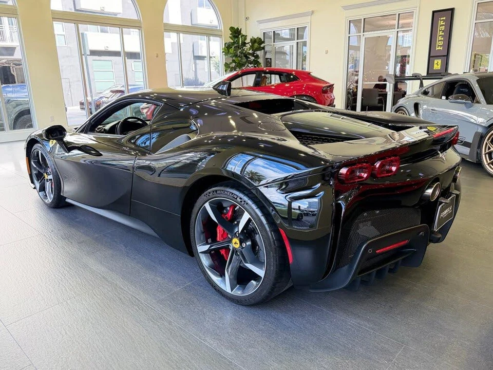 2023 Ferrari SF90 Stradale - Image 18 of 31