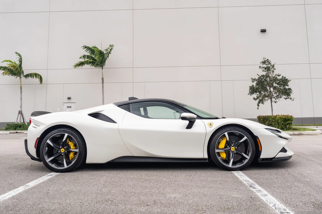 2023 Ferrari SF90 Stradale - Image 9 of 31