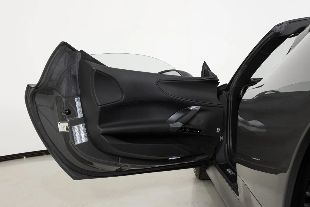 2023 Ferrari SF90 Spider - Image 30 of 31