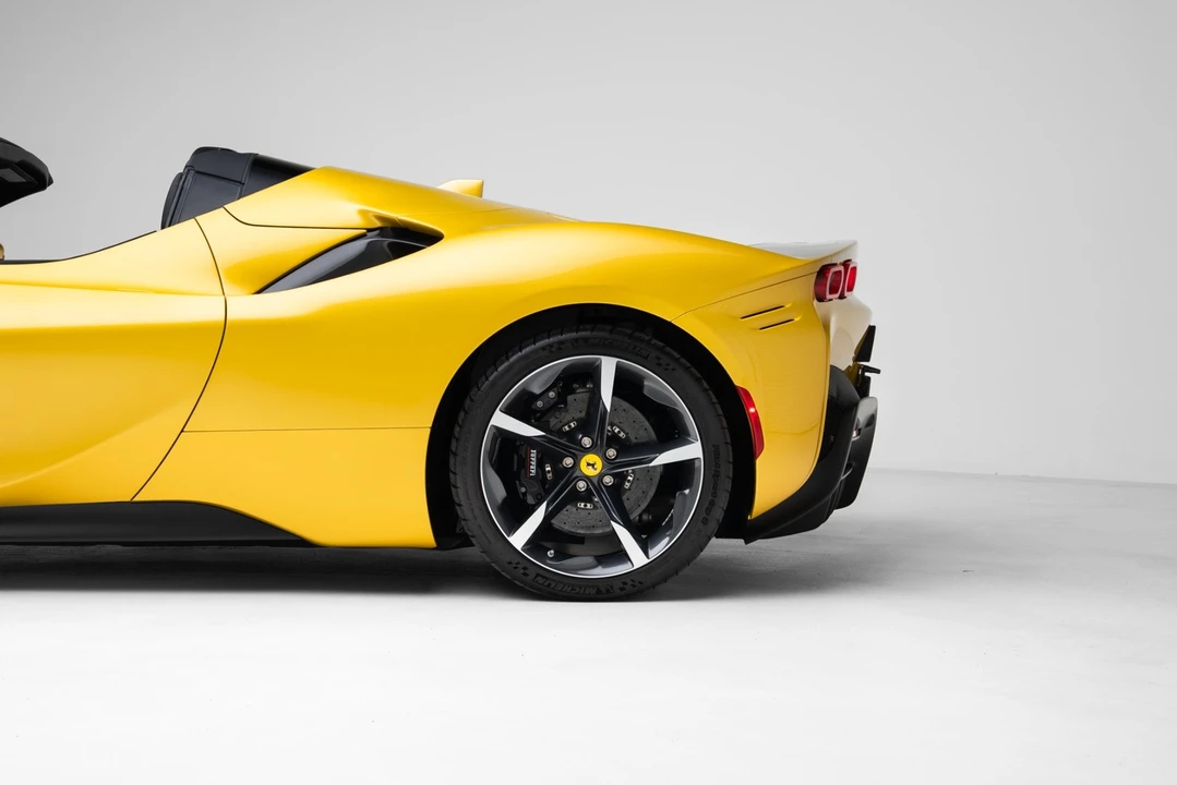 2023 Ferrari SF90 Spider - Image 13 of 31