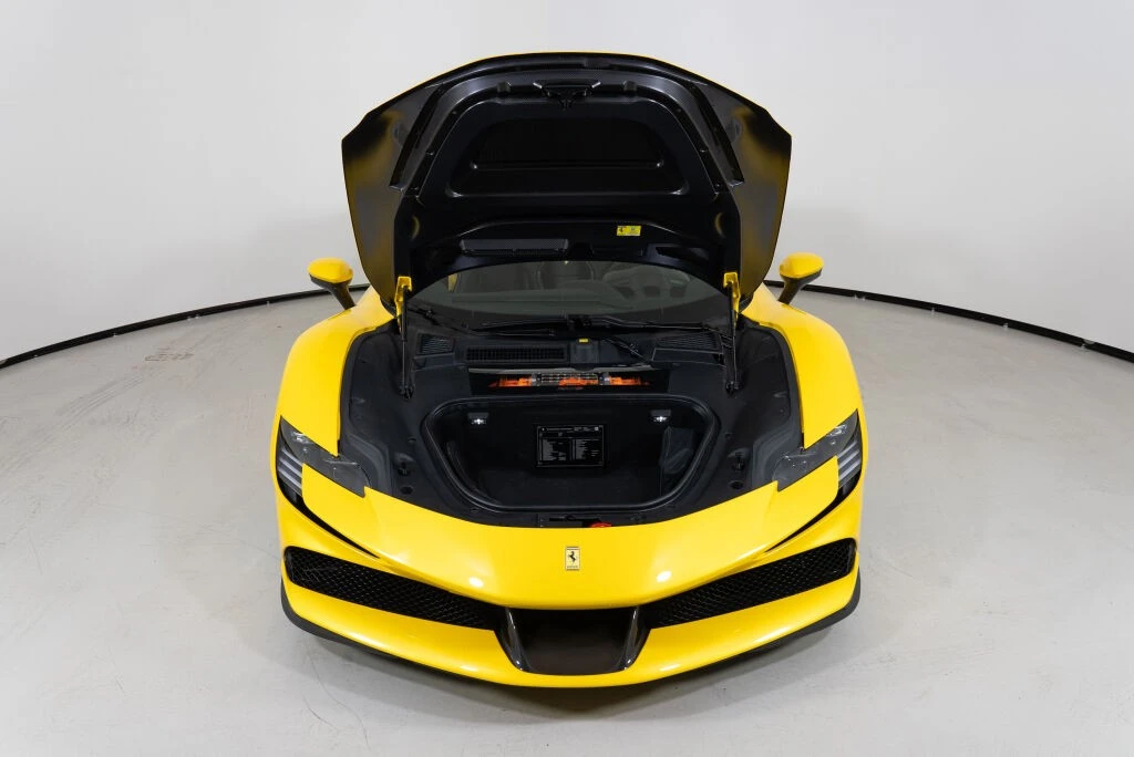 2023 Ferrari SF90 Spider - Image 28 of 31
