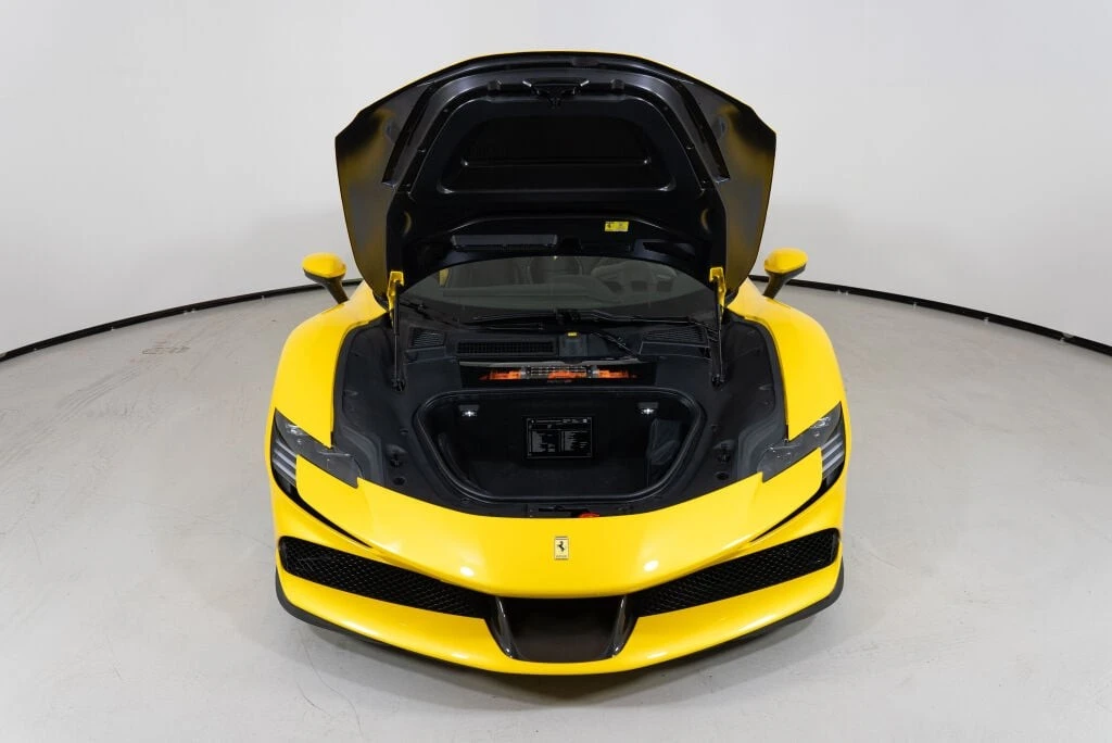 2023 Ferrari SF90 Spider - Image 28 of 31
