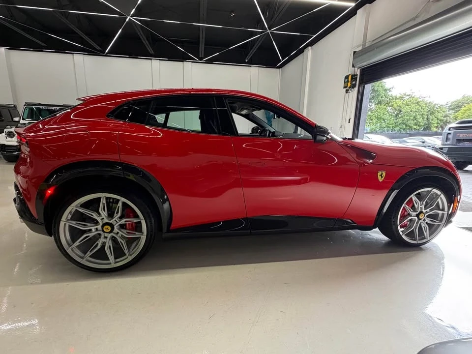 2023 Ferrari Purosangue - Image 7 of 17