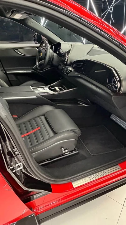 2023 Ferrari Purosangue - Image 12 of 16