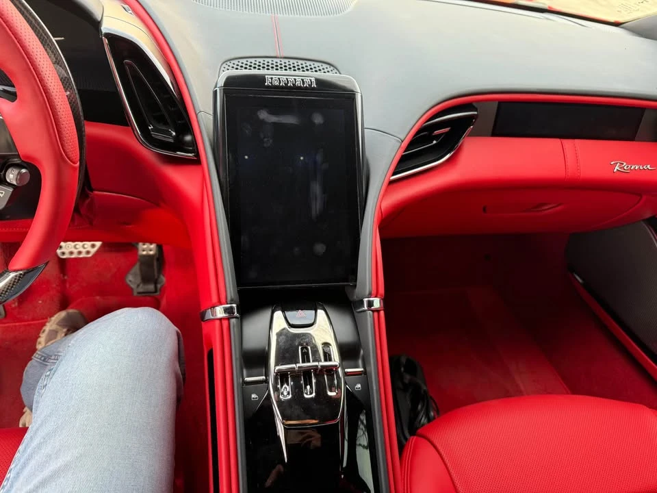 2023 Ferrari Roma - Image 14 of 19