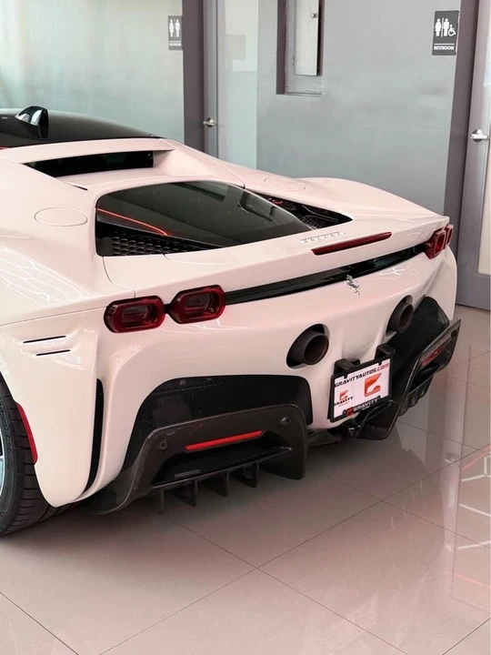 2023 Ferrari SF90 Stradale - Image 6 of 19