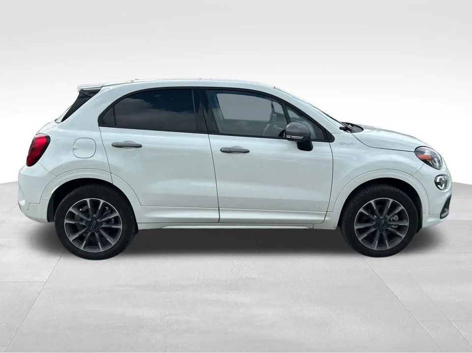 2023 Fiat 500 - Image 4 of 12