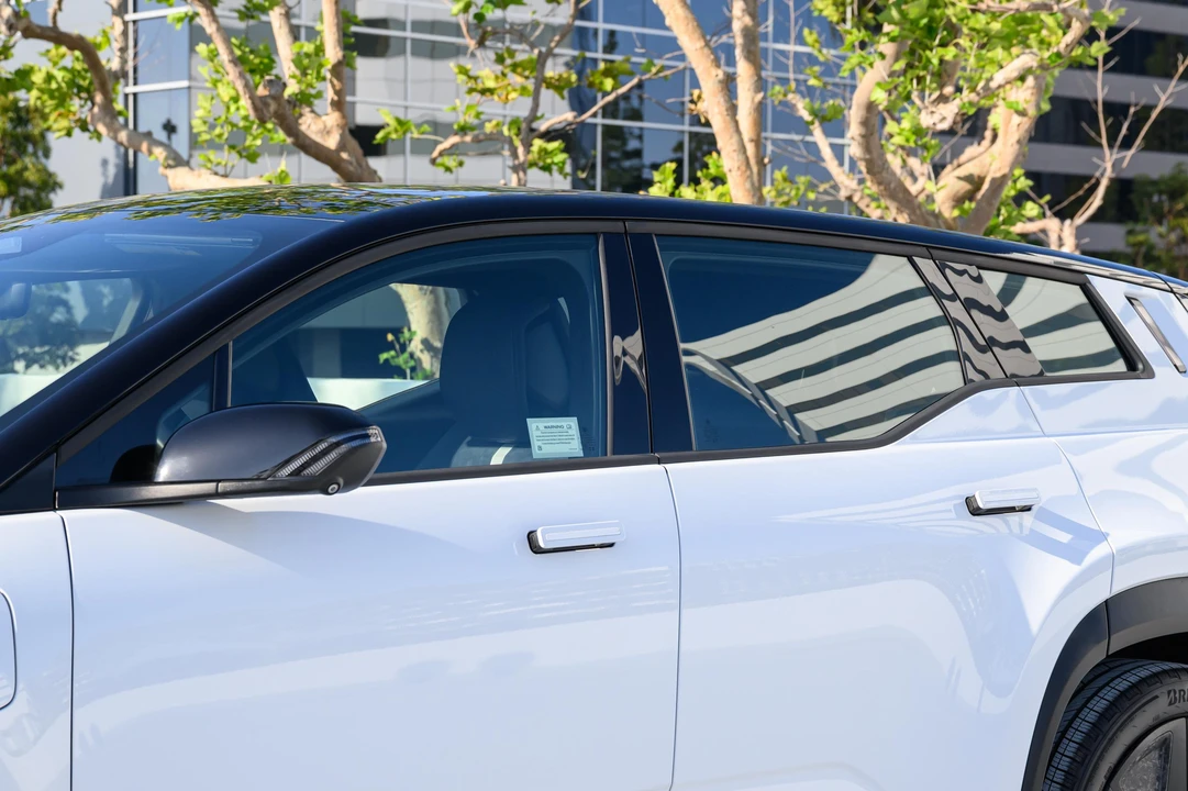 2023 Fisker Ocean - Image 31 of 31