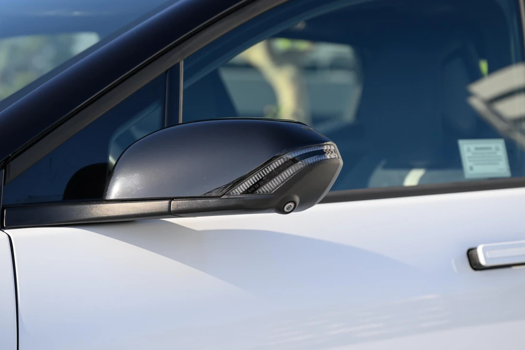 2023 Fisker Ocean - Image 27 of 31
