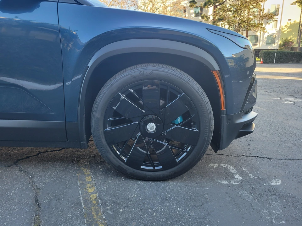 2023 Fisker Ocean - Image 25 of 31