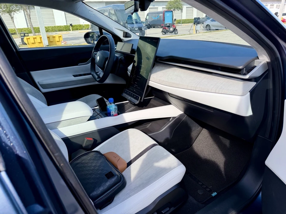 2023 Fisker Ocean - Image 11 of 17