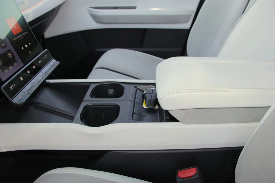 2023 Fisker Ocean - Image 18 of 20