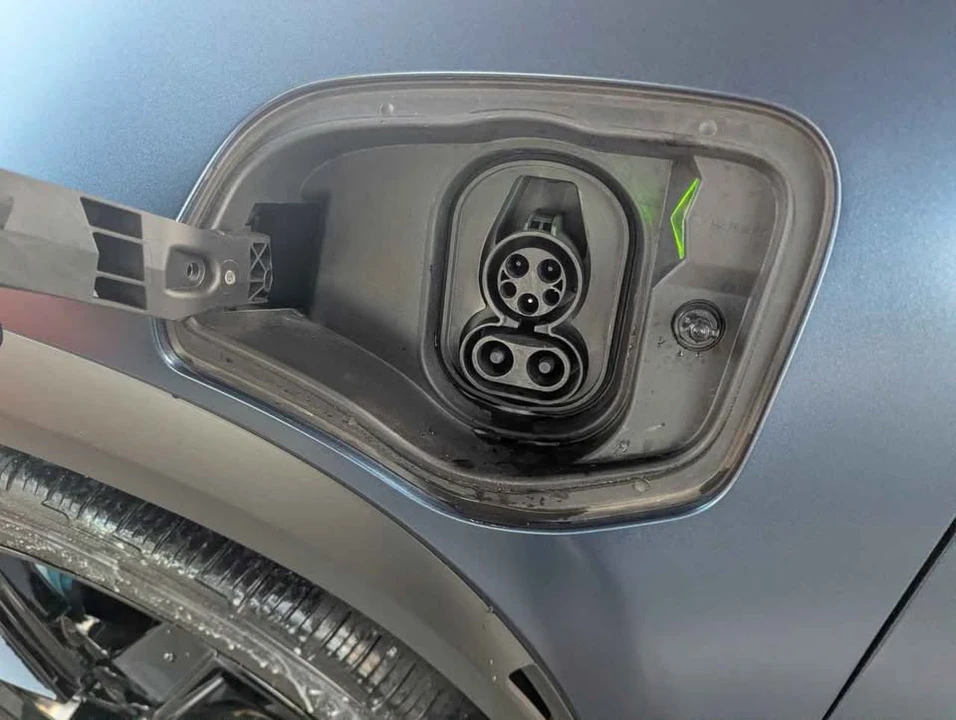 2023 Fisker Ocean - Image 10 of 20