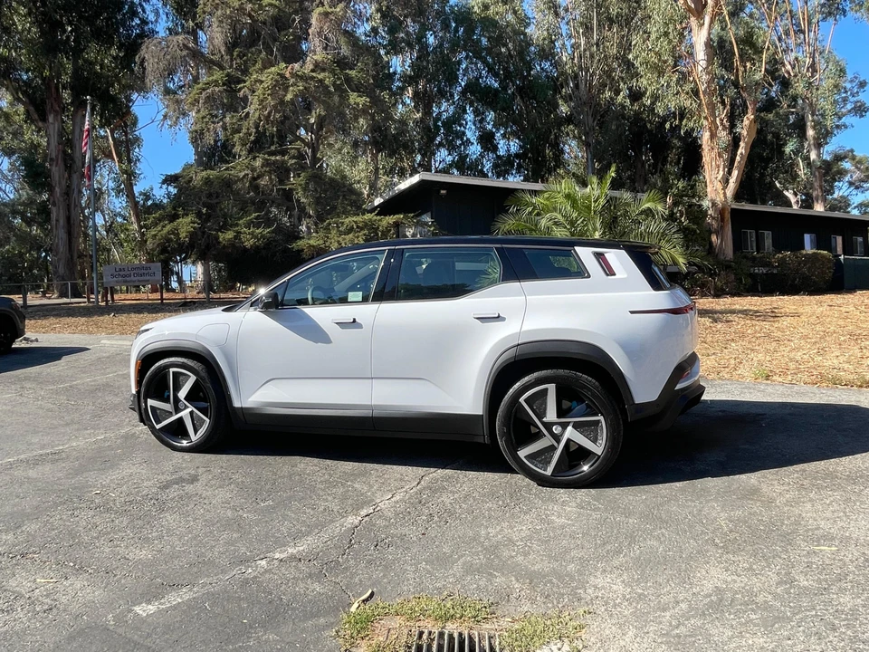 2023 Fisker Ocean - Image 16 of 31
