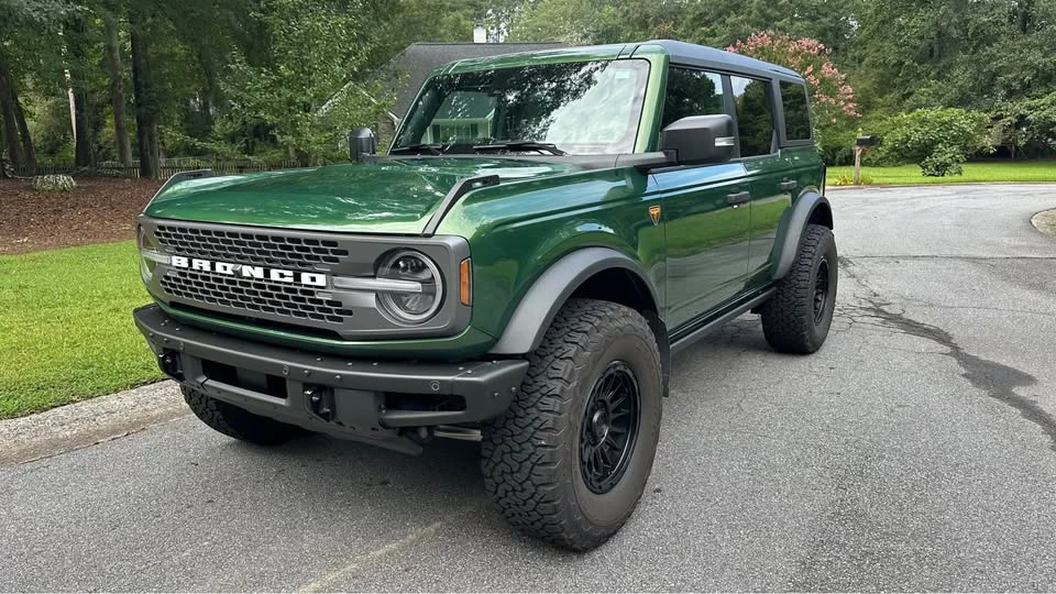 2023 Ford Bronco 6th Gen - Image 3 of 8