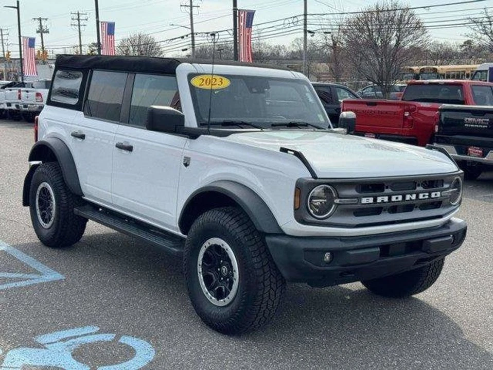 2023 Ford Bronco 6th Gen - Image 2 of 10