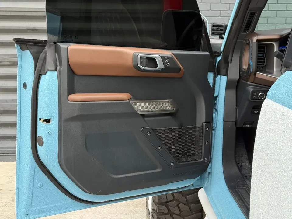 2023 Ford Bronco 6th Gen - Image 13 of 14