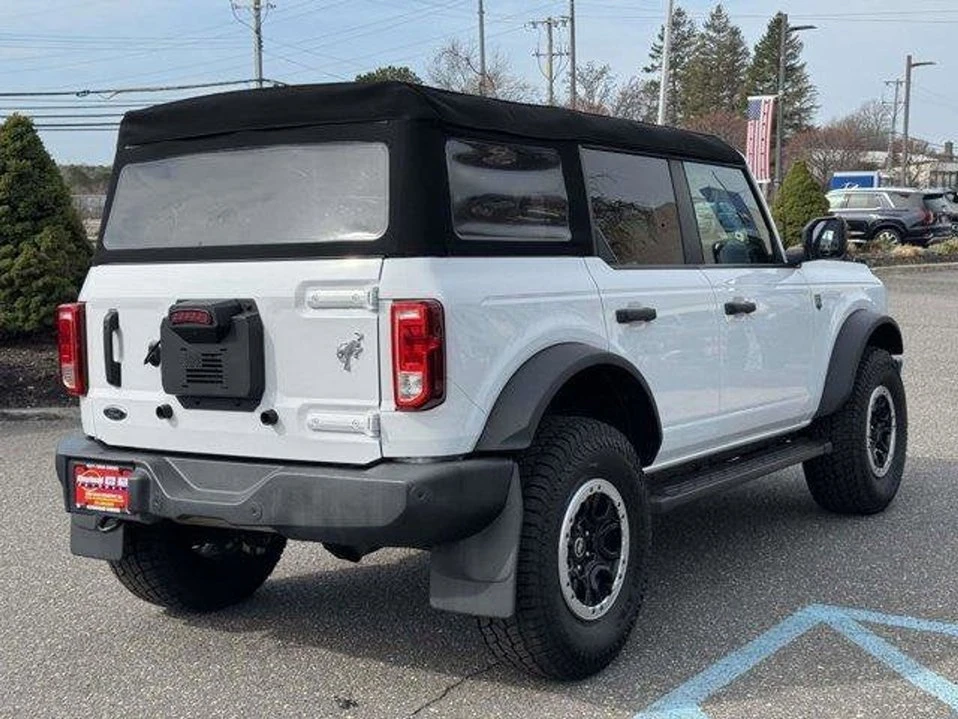 2023 Ford Bronco 6th Gen - Image 5 of 10