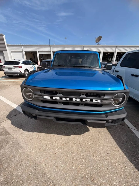 2023 Ford Bronco 6th Gen - Image 2 of 11