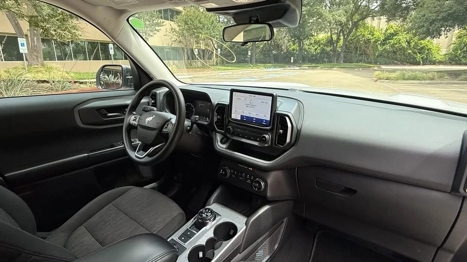 2023 Ford Bronco 6th Gen - Image 8 of 10