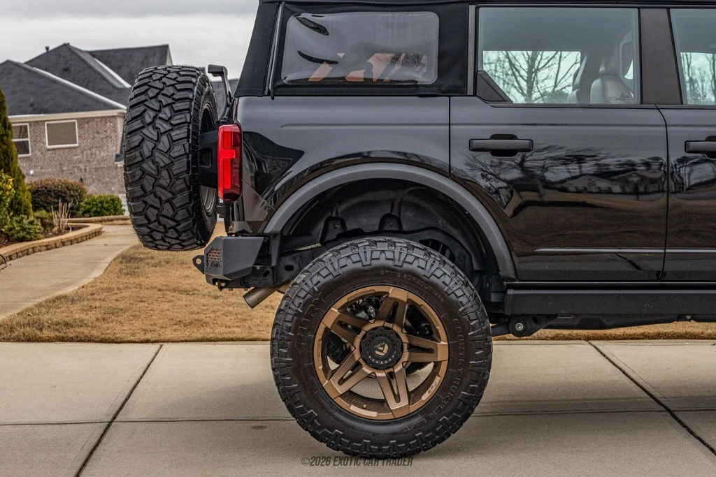 2023 Ford Bronco 6th Gen - Image 10 of 12