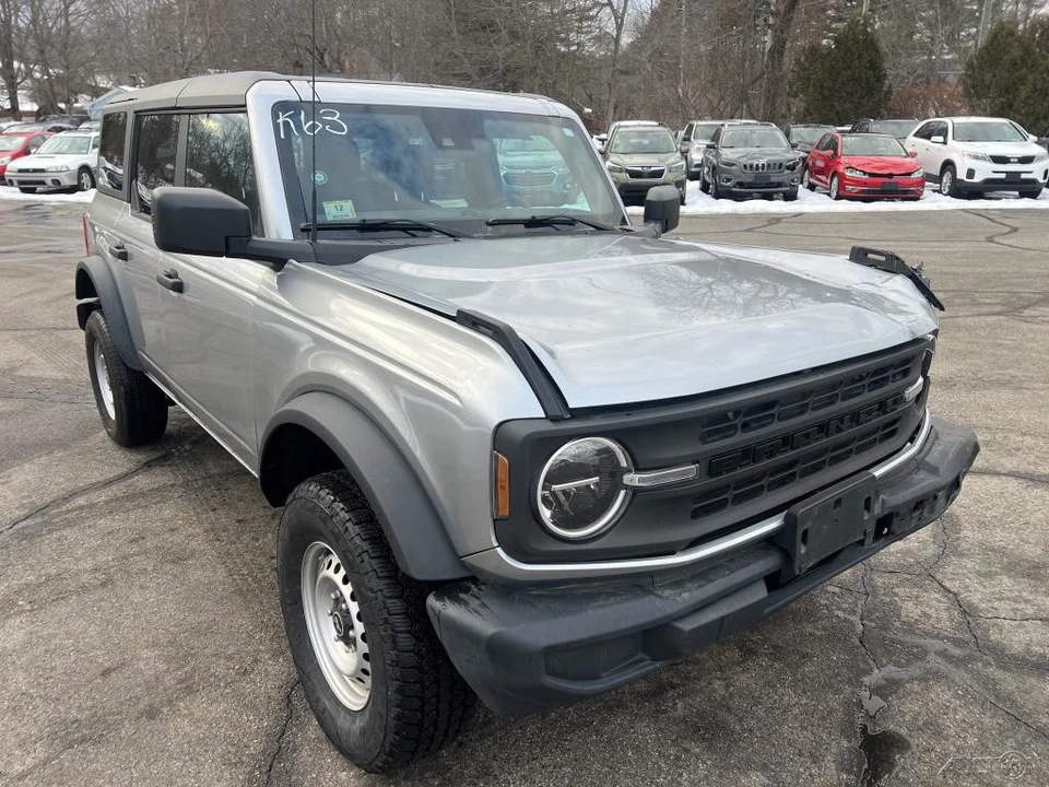 2023 Ford Bronco 6th Gen - Image 9 of 12