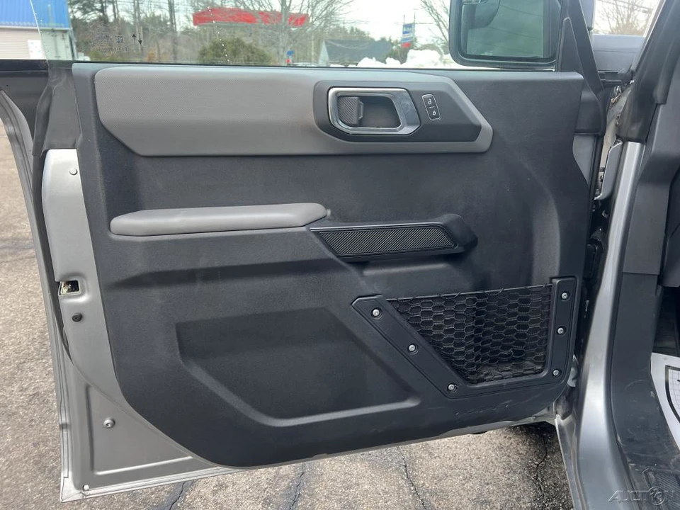 2023 Ford Bronco 6th Gen - Image 11 of 12