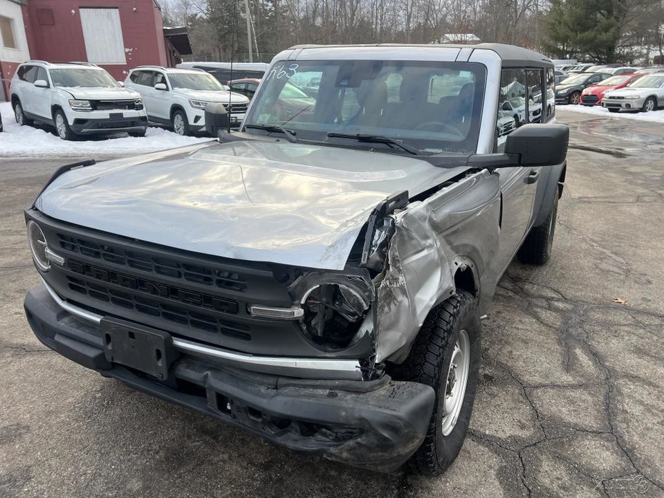 2023 Ford Bronco 6th Gen - Image 10 of 12