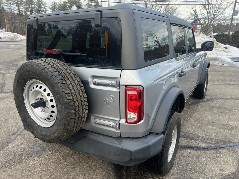 2023 Ford Bronco 6th Gen - Image 8 of 12