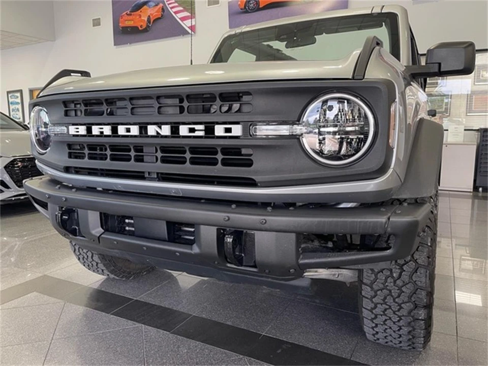 2023 Ford Bronco 6th Gen - Image 11 of 31