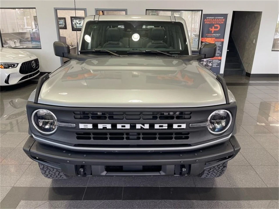 2023 Ford Bronco 6th Gen - Image 9 of 31